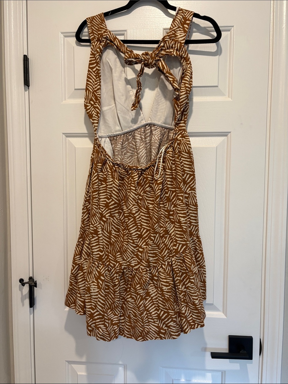 House of Harlow Open-Back Tie Sundress in Rust & Cream Leaf Print Size Medium
